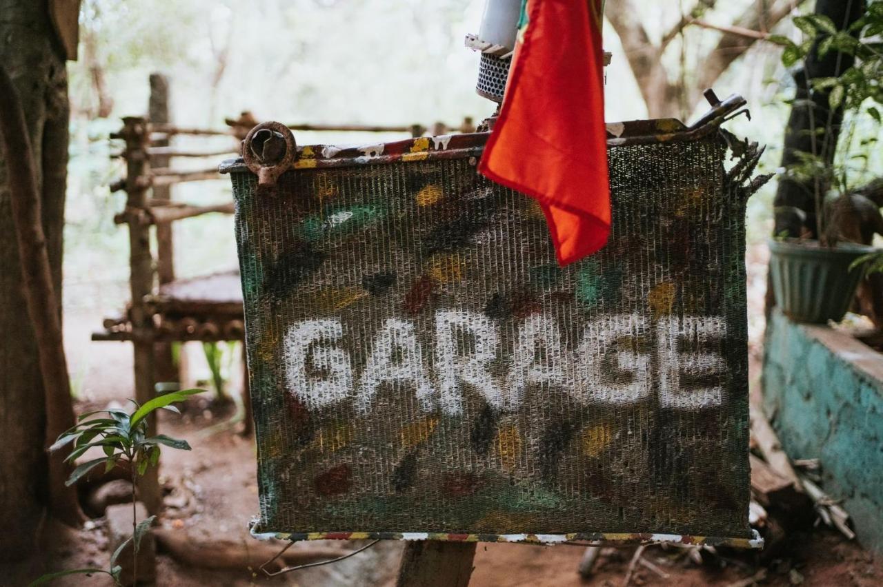 דמבולה Hotel Hideaway Garage מראה חיצוני תמונה