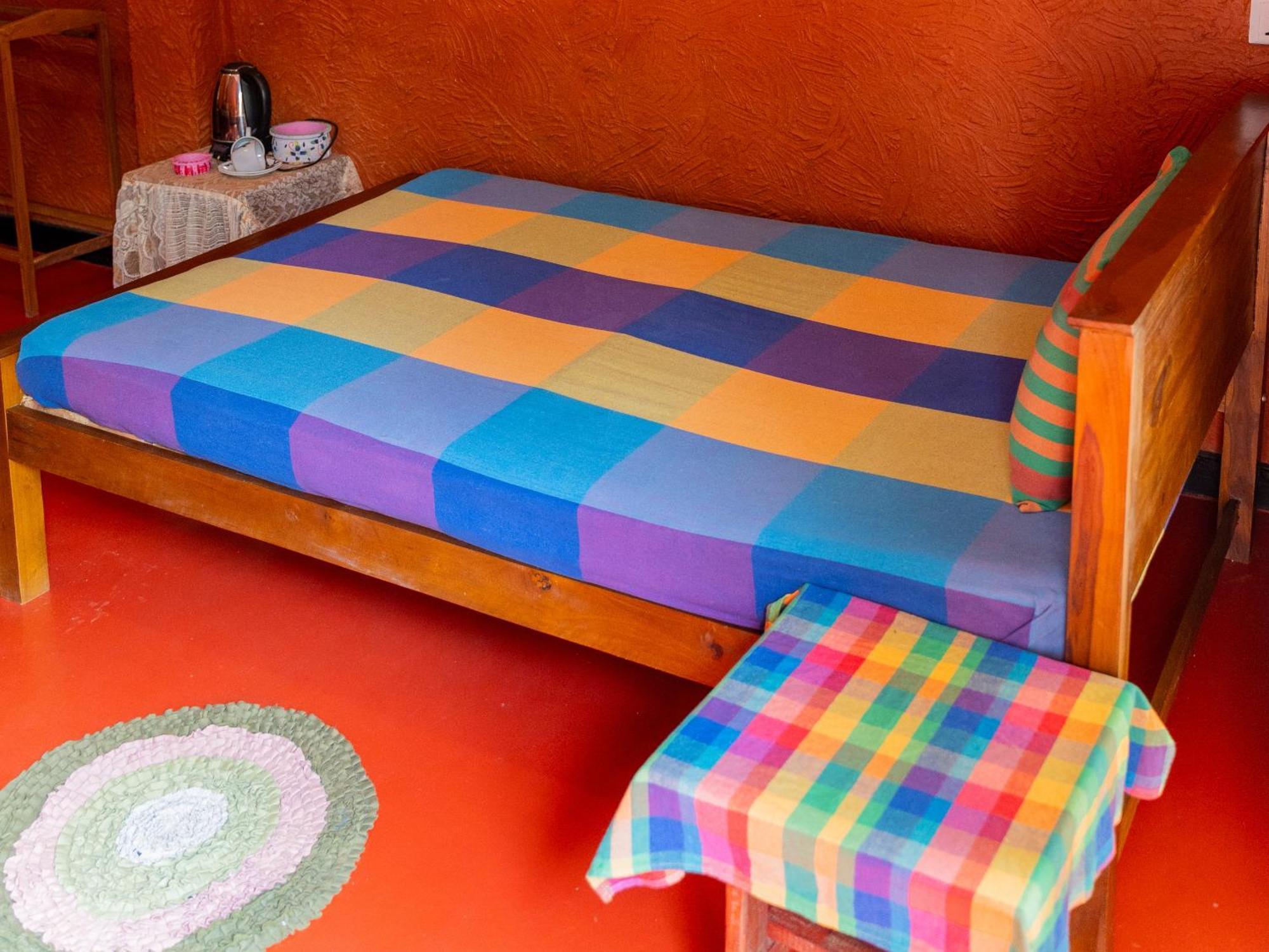 דמבולה Hotel Hideaway Garage חדר תמונה