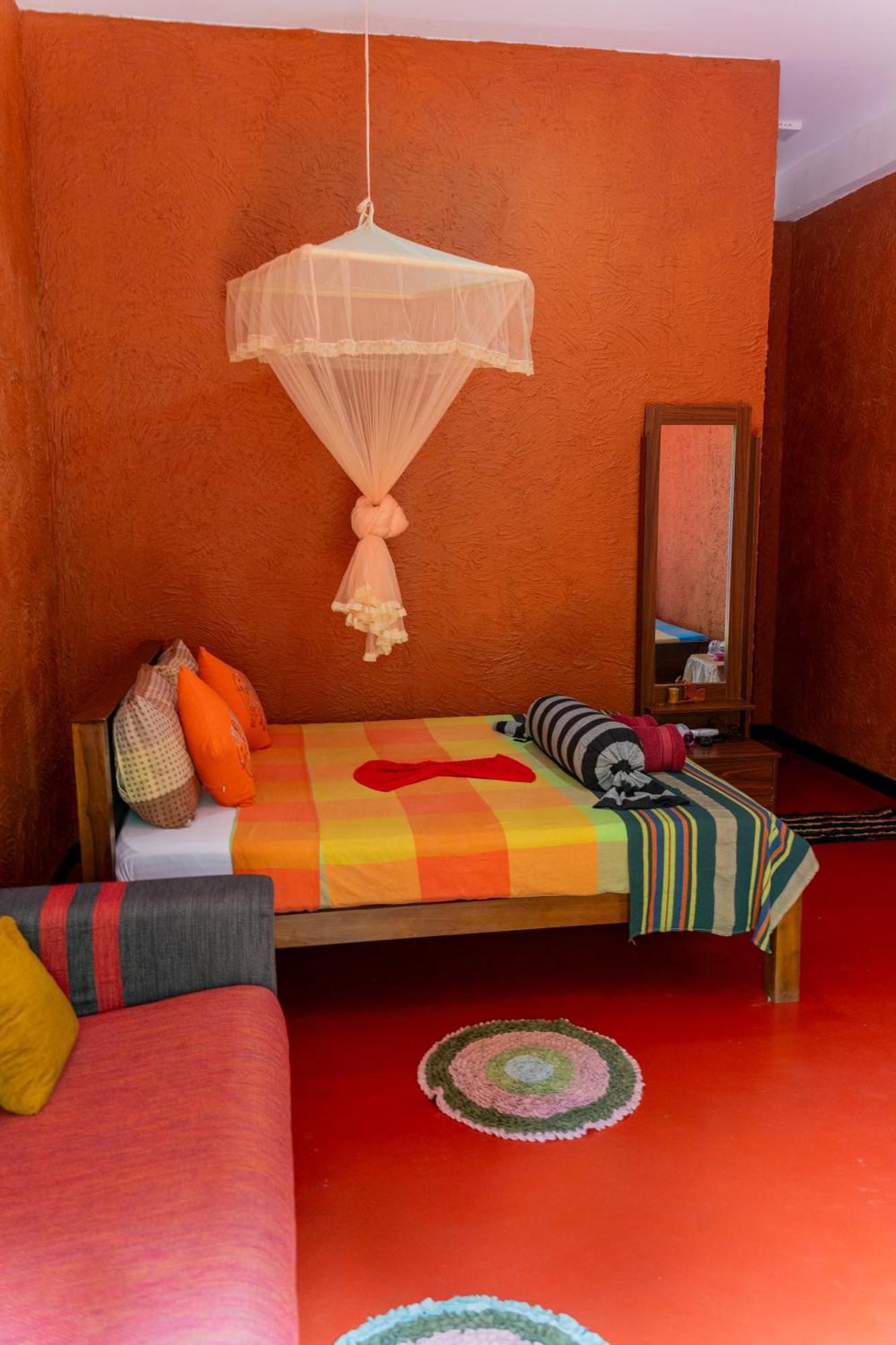 דמבולה Hotel Hideaway Garage חדר תמונה