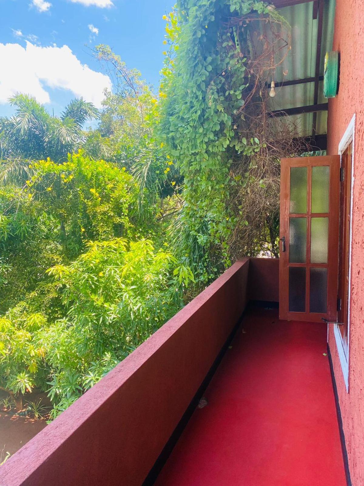 דמבולה Hotel Hideaway Garage מראה חיצוני תמונה