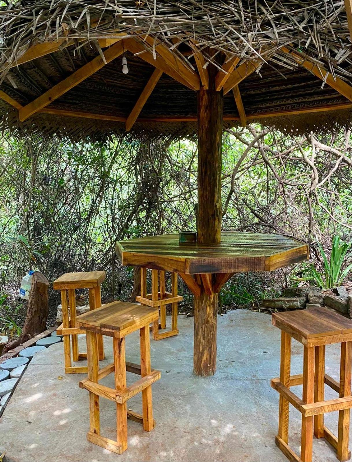 דמבולה Hotel Hideaway Garage מראה חיצוני תמונה